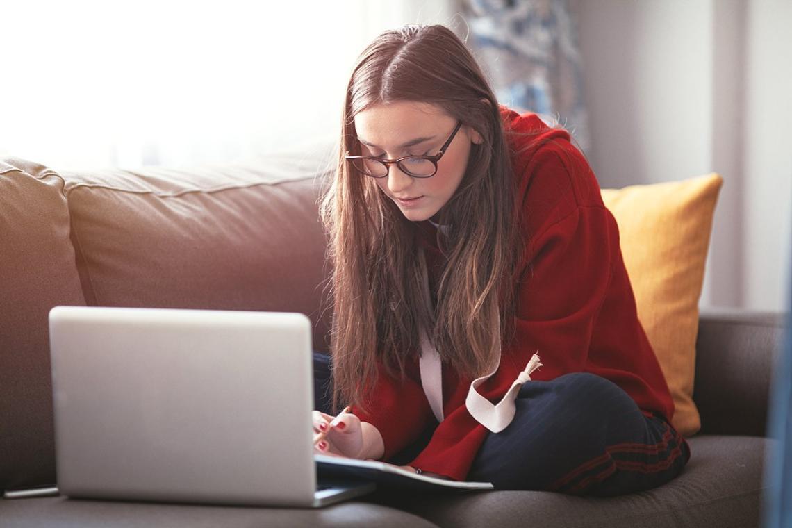 Análisis de tendencias financieras actuales en entorno profesional